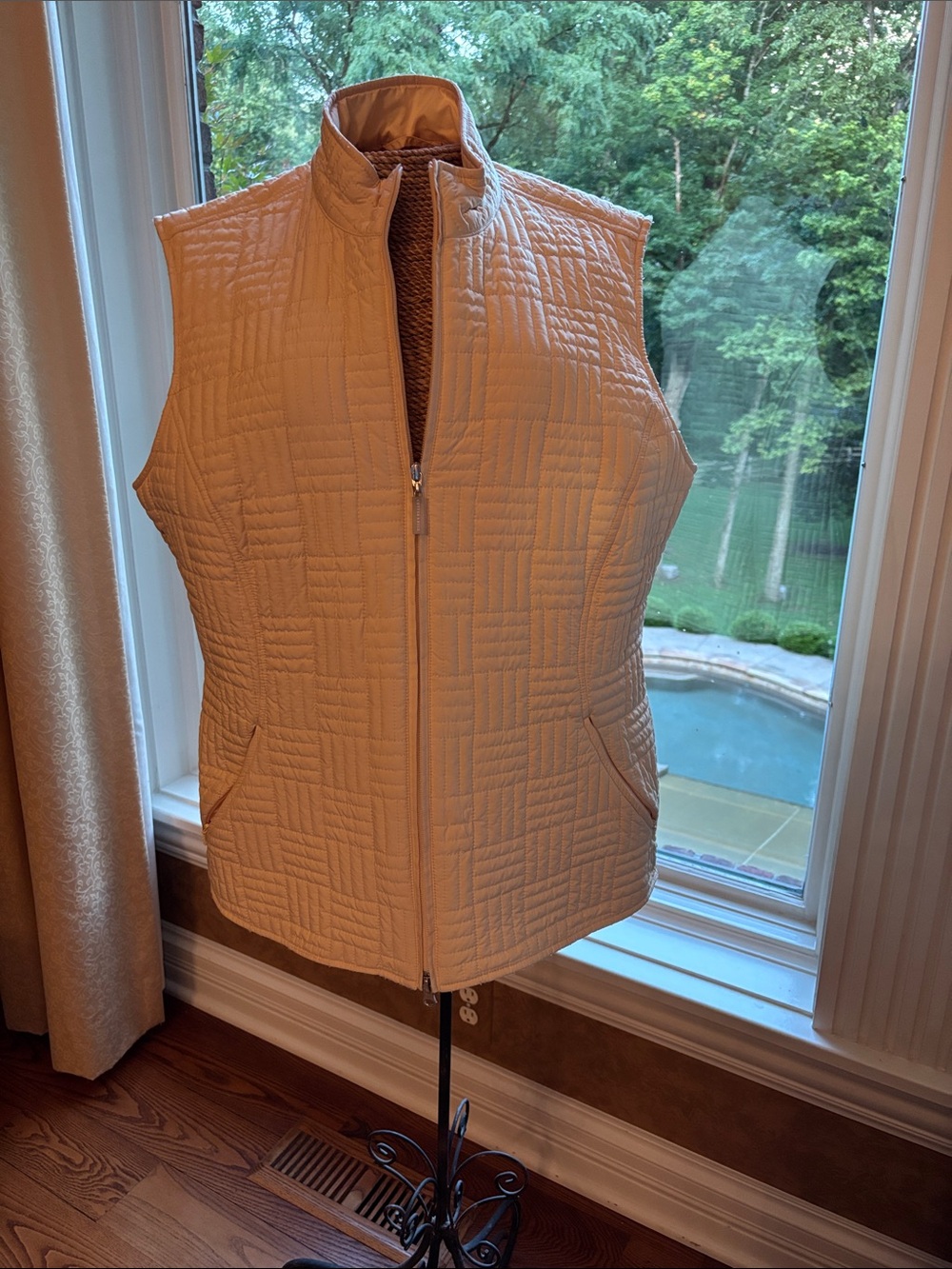Cutter buck zip up vest